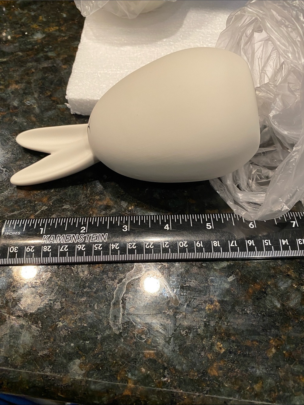 NIB Set of 2 Ceramic Easter Bunnies - Picture 2 of 5